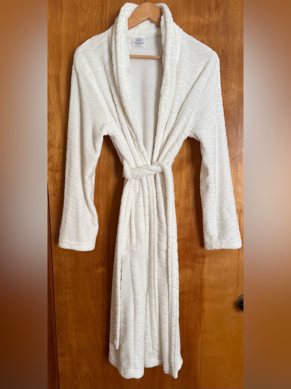 Women’s Plush White Textured Robe with Waist belt Tie